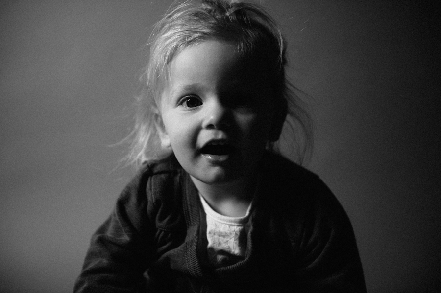 ungestellt, Portrait, Kind, schwarz-weiß, Fotograf, Hamburg