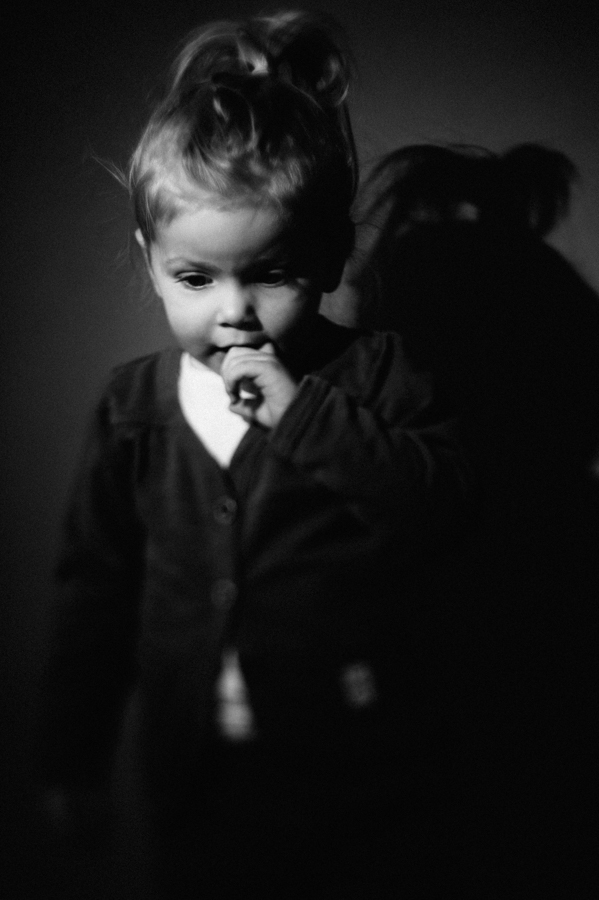 ungestellt, Portrait, Kind, schwarz-weiß